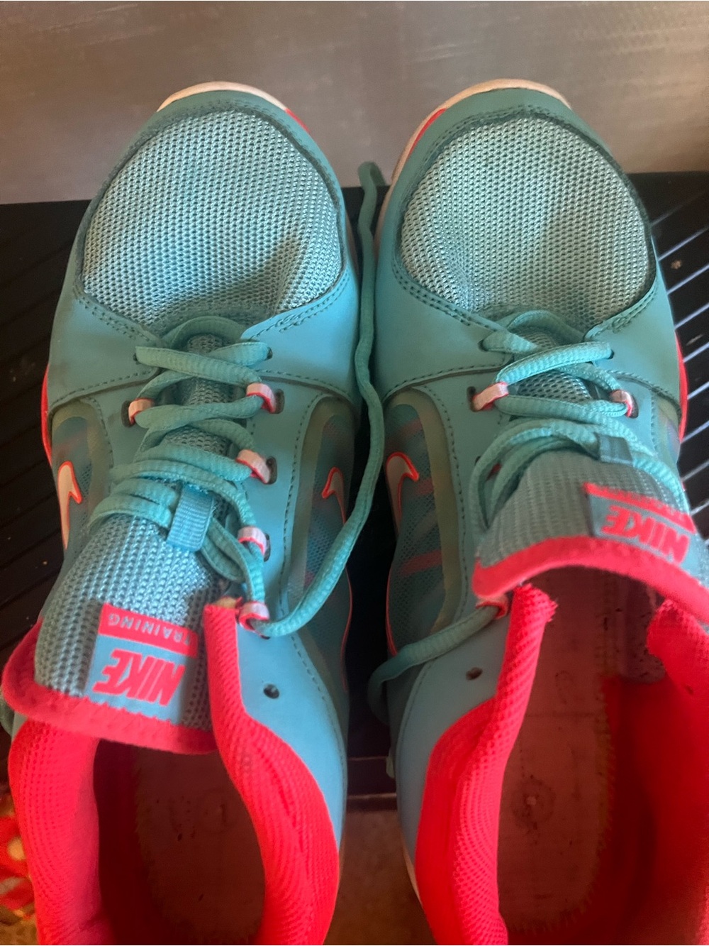 Nike women ms flex trainer 4 Sneakers with Coral Accents